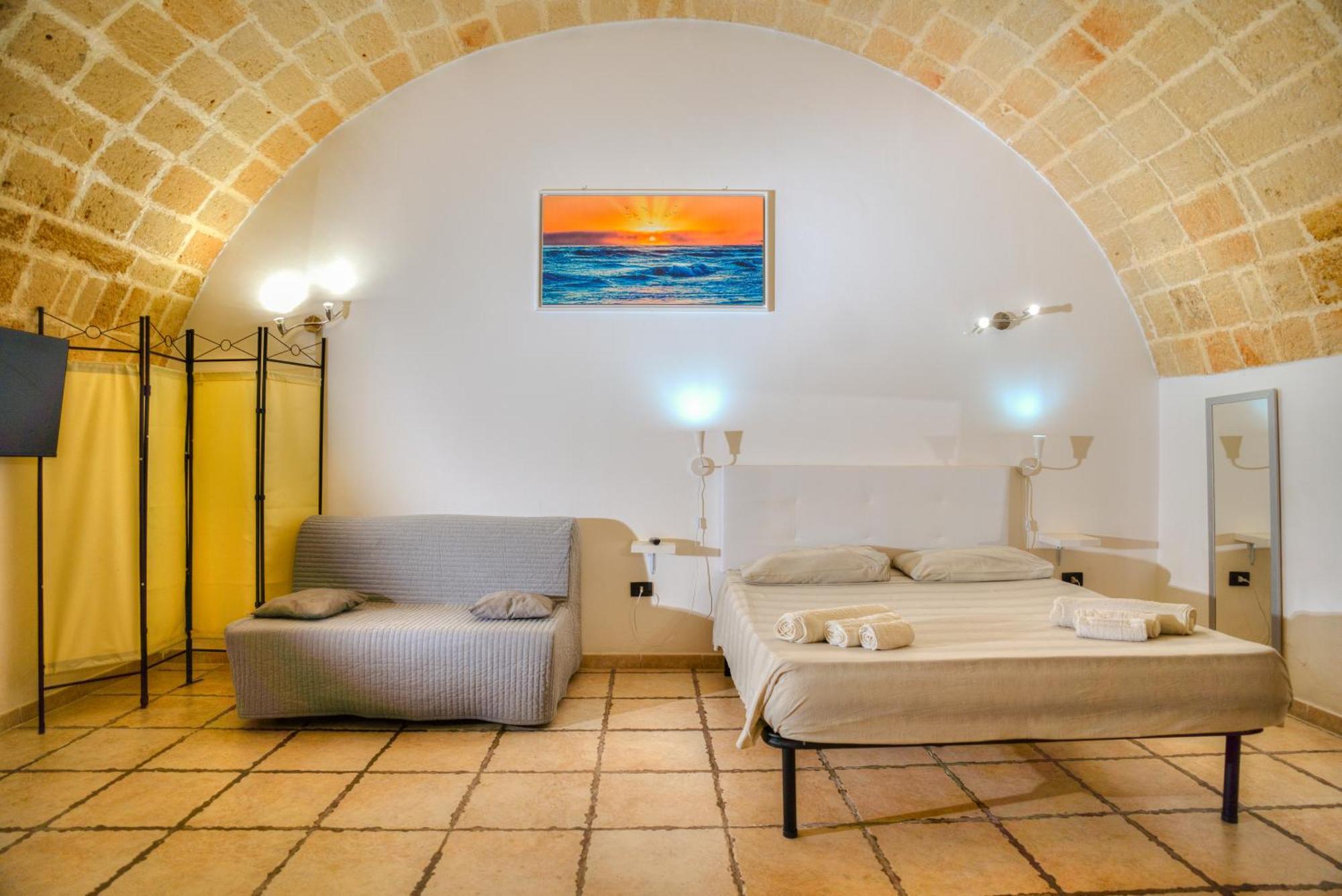 Ferienwohnung History Station Brindisi Exterior foto